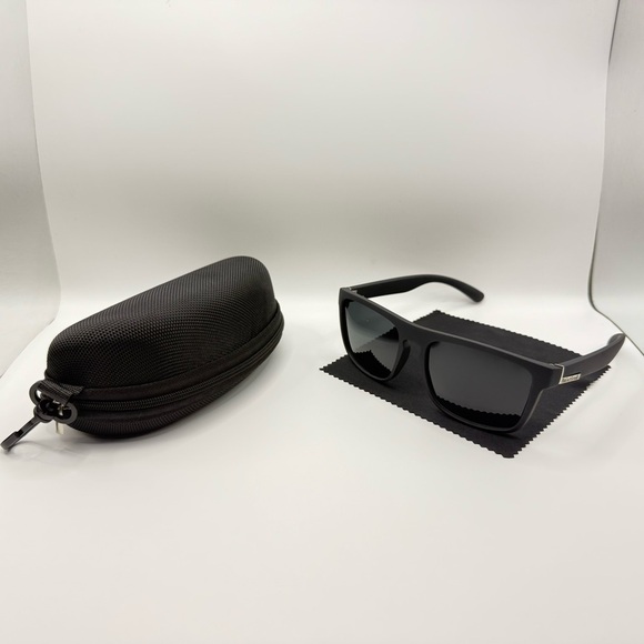 Fresh and Stylish Polarized Glass with Contrast Colors, PC Frame - Picture 1 of 9